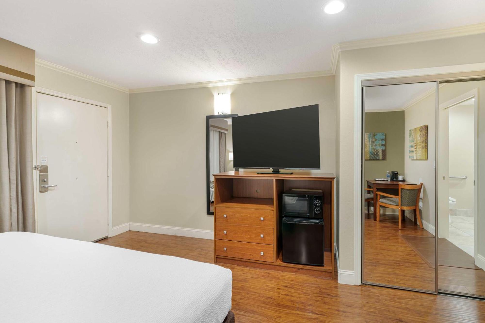 Best Western Oxnard Inn Экстерьер фото