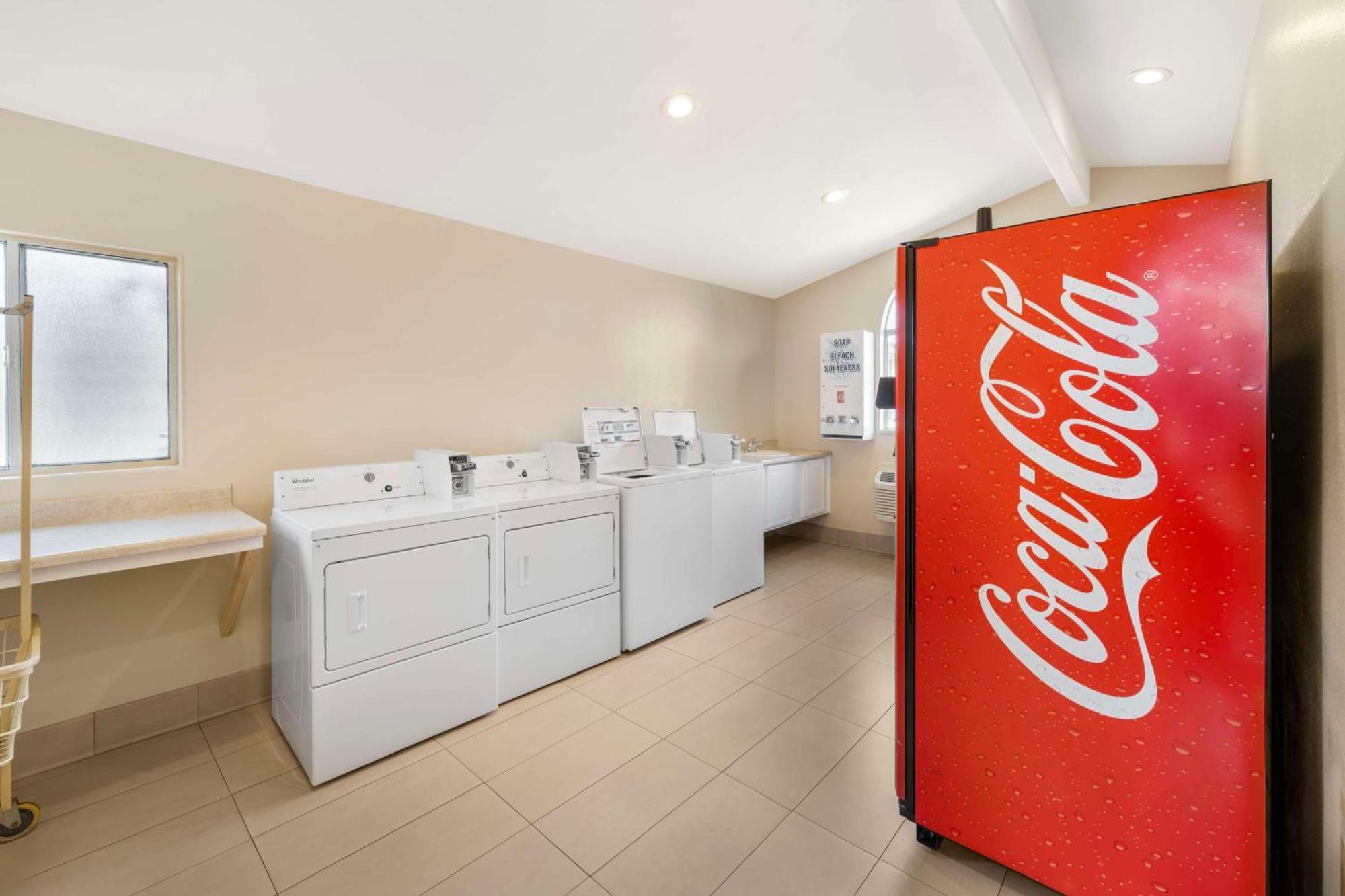 Best Western Oxnard Inn Экстерьер фото
