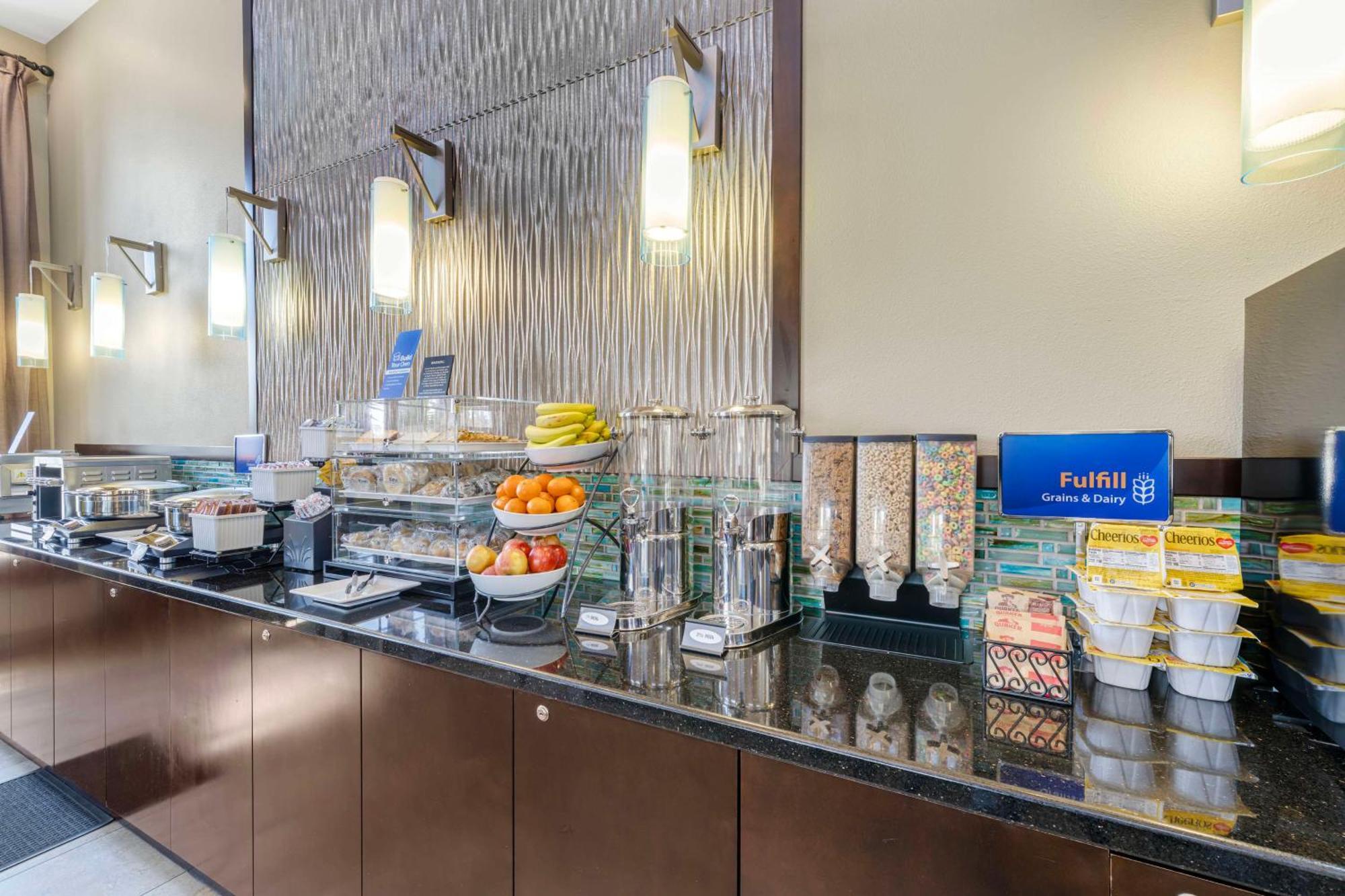Best Western Oxnard Inn Экстерьер фото